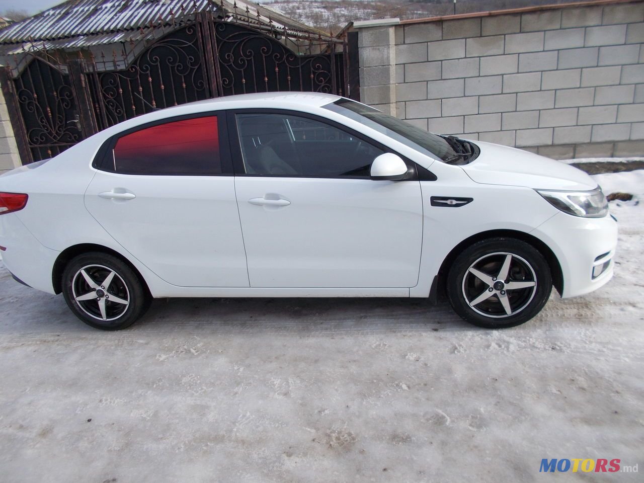 2015' Kia Rio photo #3