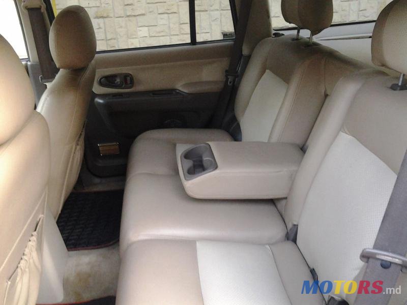 2001' Toyota Land Cruiser photo #2