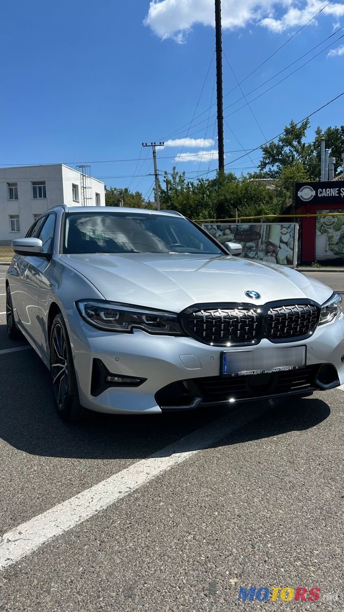 2019' BMW 3 Series Touring photo #1