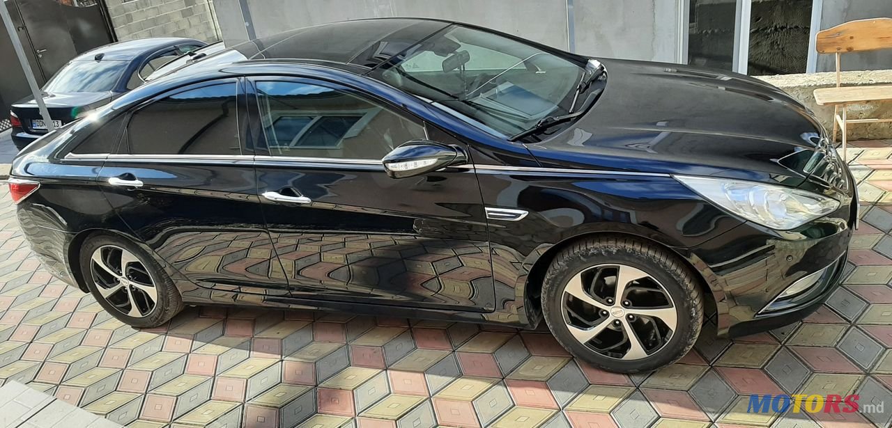 2011' Hyundai Sonata photo #4