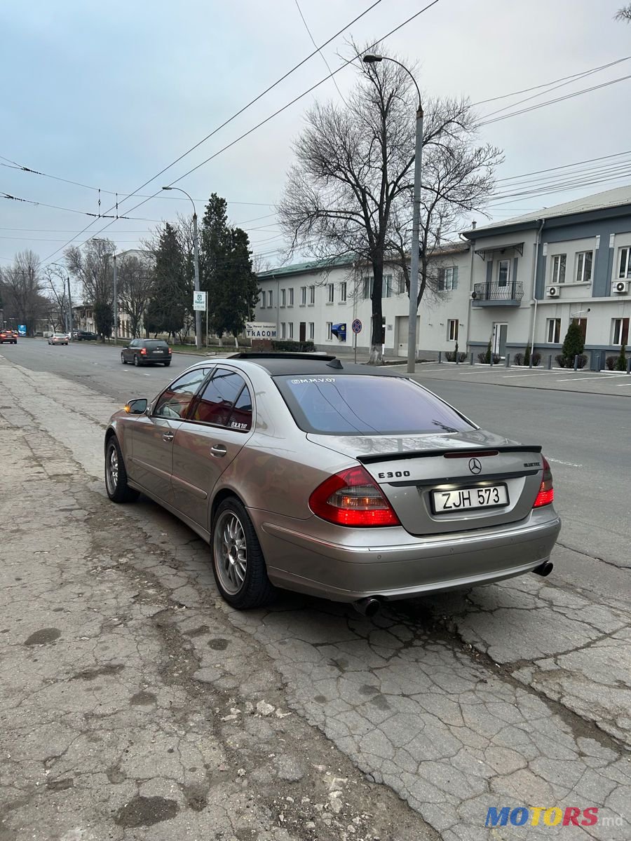2007' Mercedes-Benz E Класс photo #3