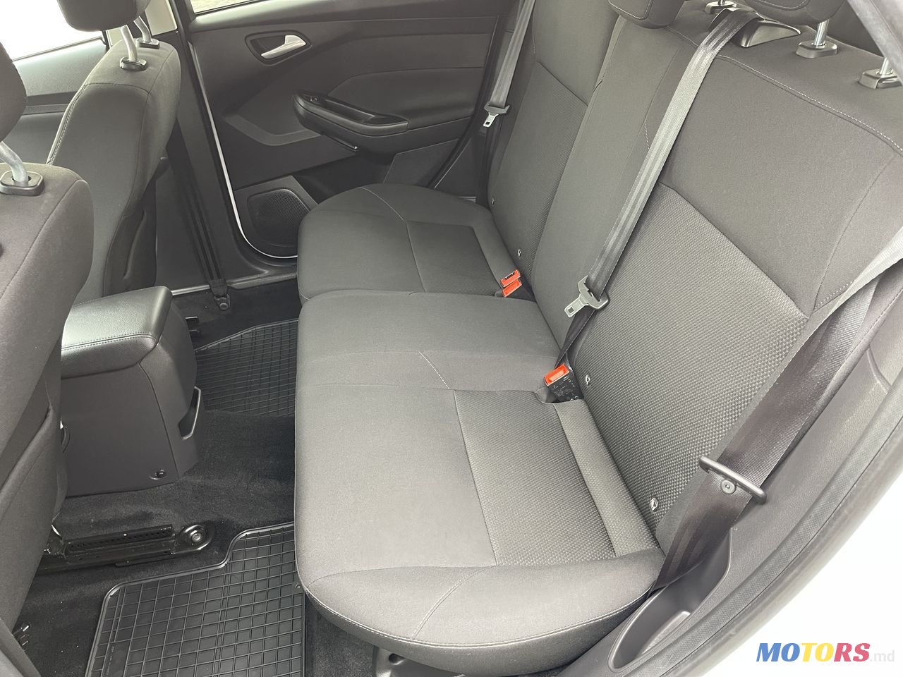 2017' Ford Focus photo #6