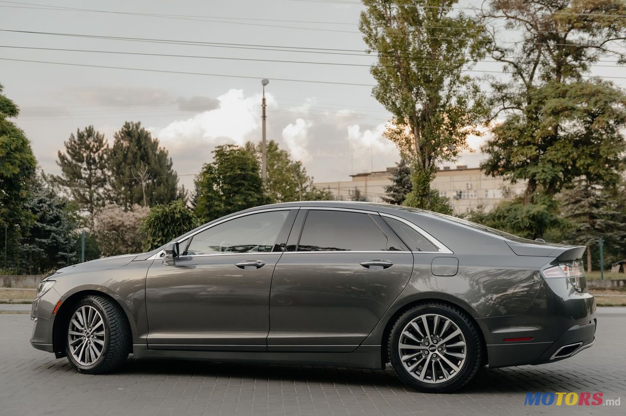 2016' Lincoln MKZ photo #3