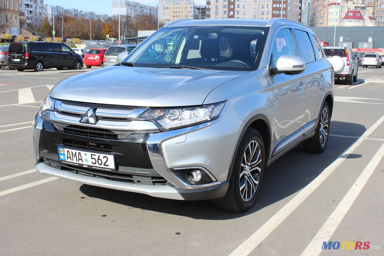 2017' Mitsubishi Outlander photo #1