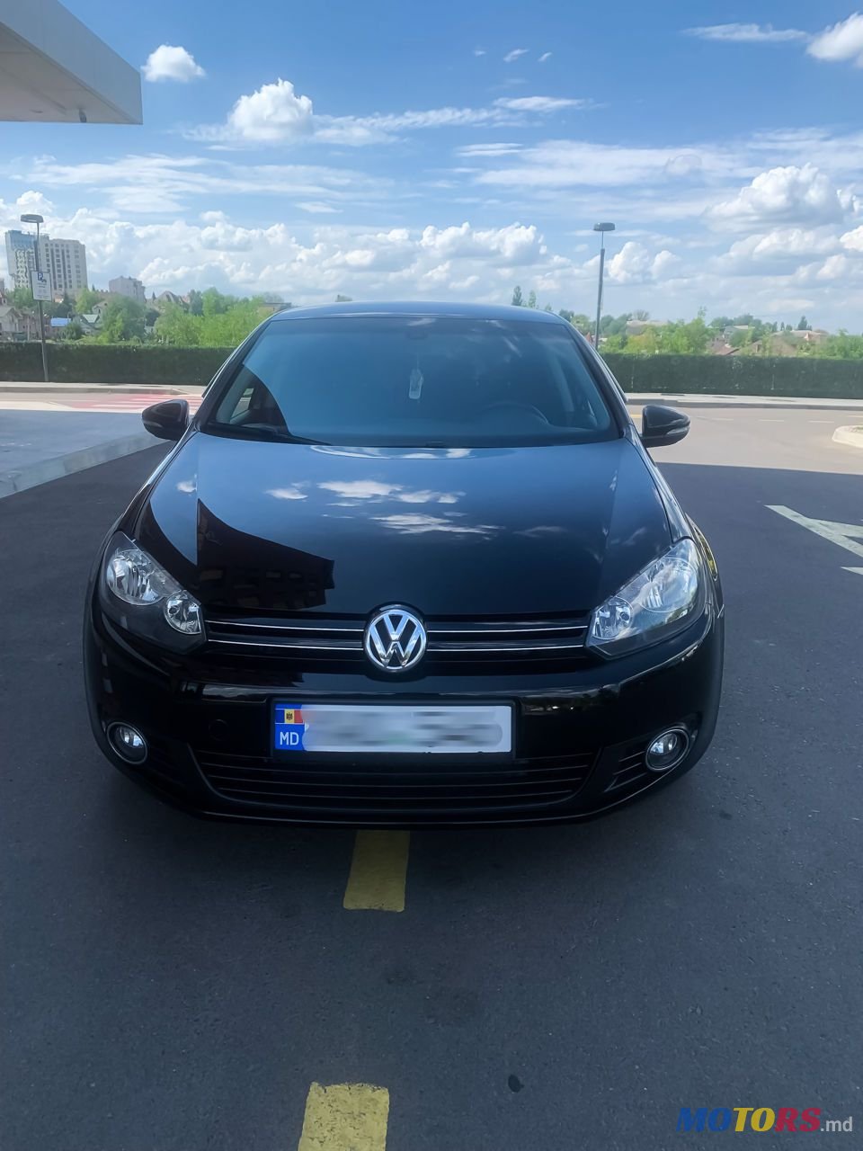 2009' Volkswagen Golf photo #2