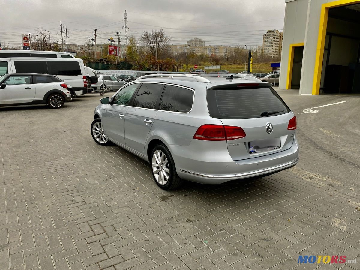 2012' Volkswagen Passat photo #2