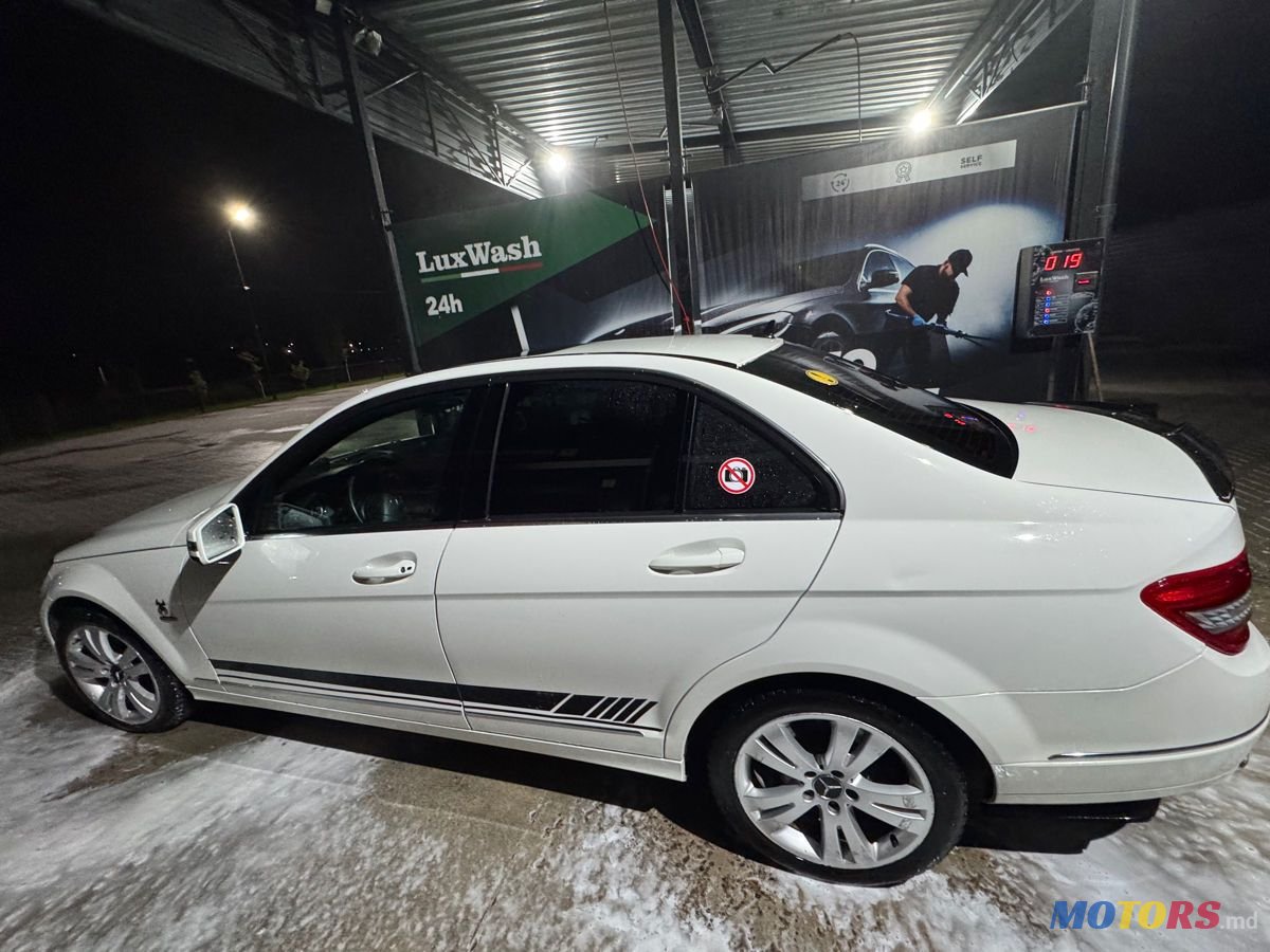2010' Mercedes-Benz C-Class photo #6
