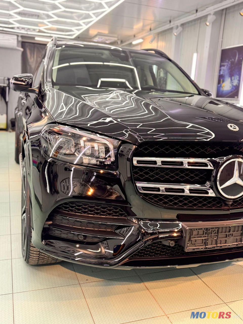 2024' Mercedes-Benz Gls-Class photo #5