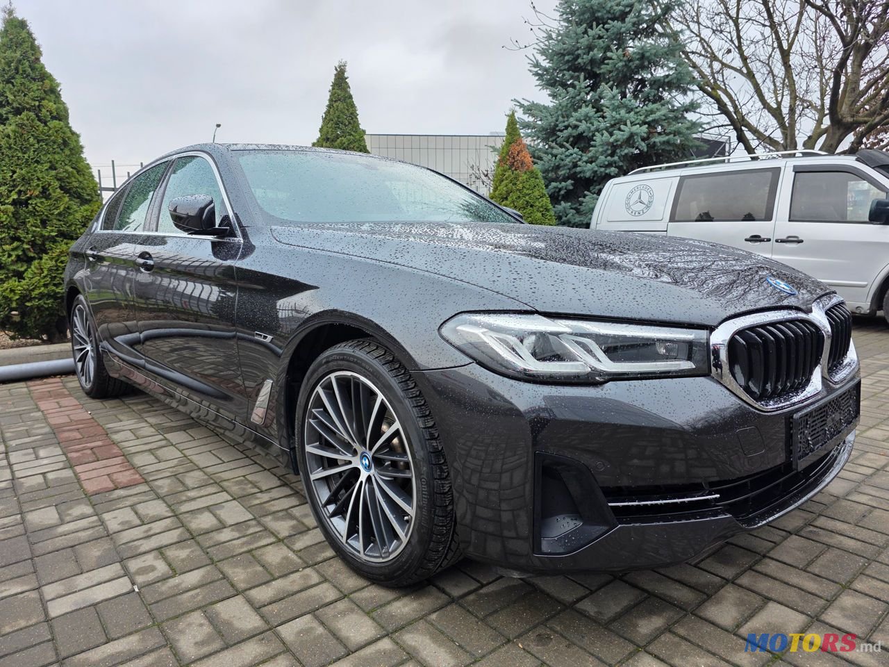 2023' BMW 5 Series photo #4