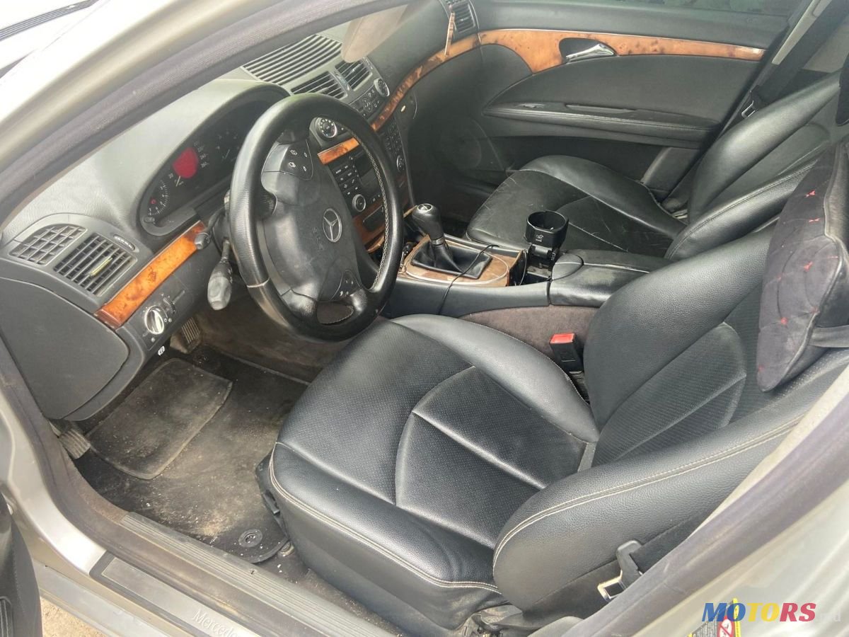 2002' Mercedes-Benz E-Class photo #5