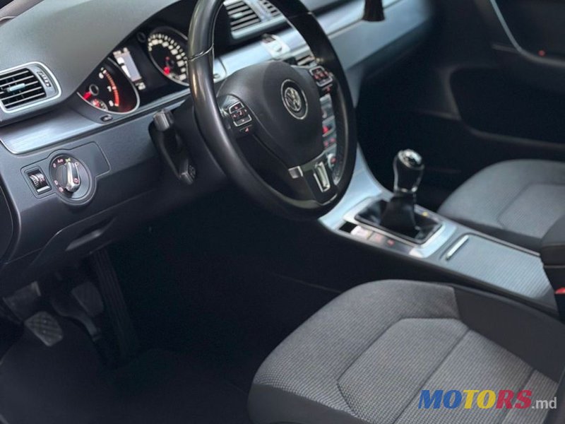 2014' Volkswagen Passat photo #6