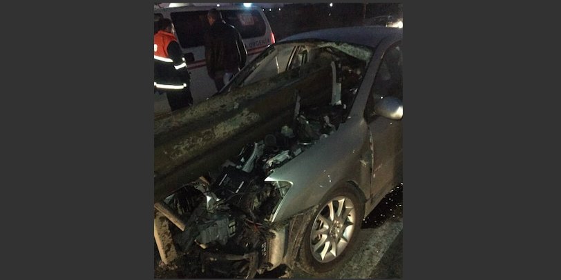 Accident grav în apropiere de Măgdăcești! Șoferul unei Toyota a adormit la volan și a intrat în parapet