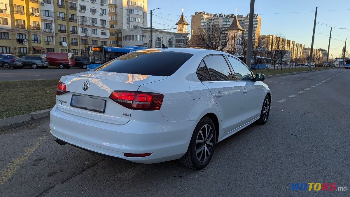2017' Volkswagen Jetta photo #5