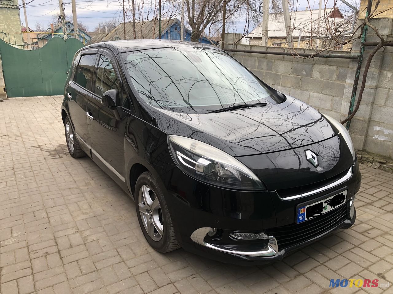 2012' Renault Scenic photo #1