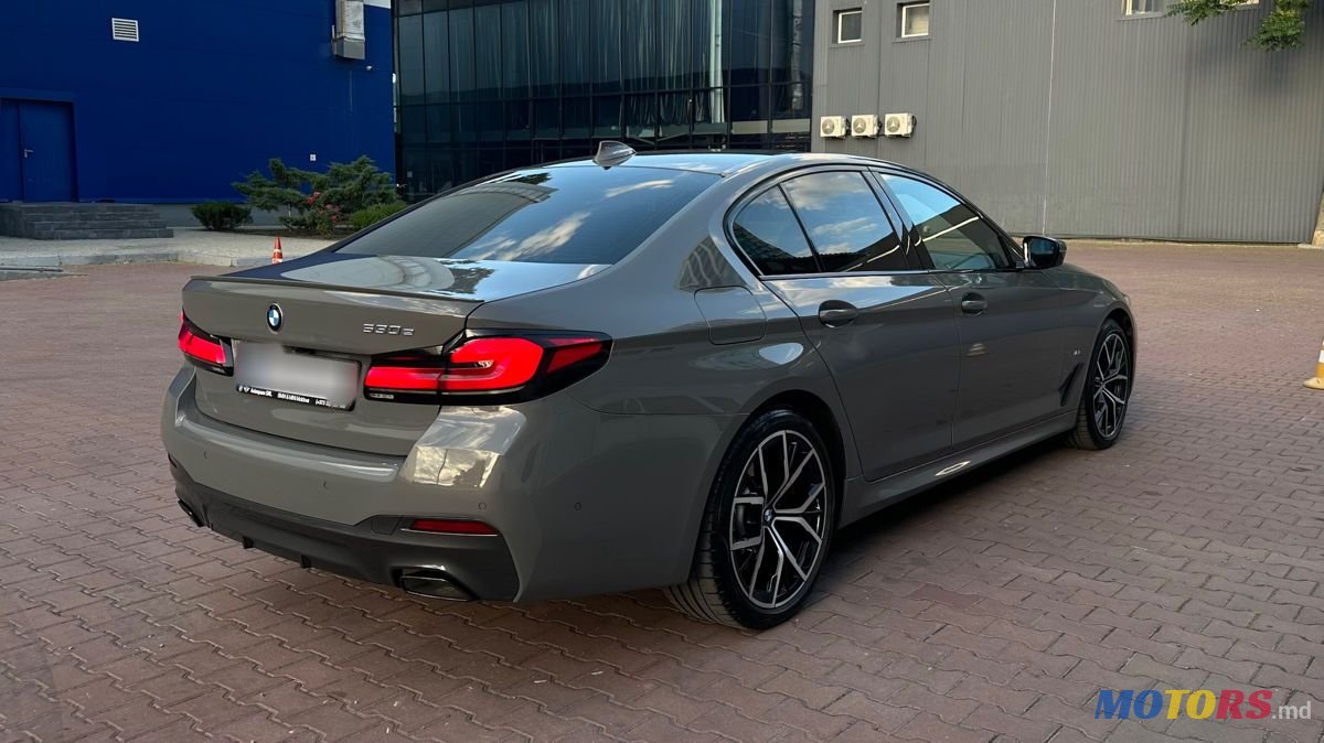 2021' BMW 5 Series photo #4