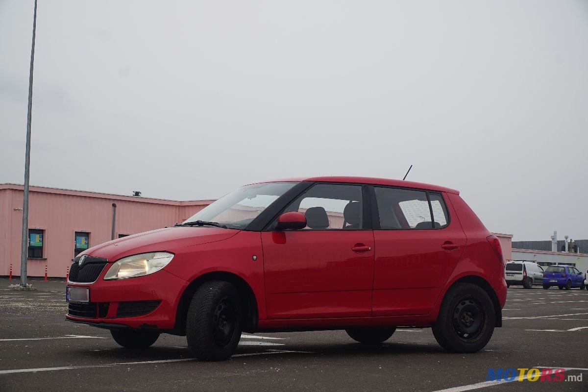 2013' Skoda Fabia photo #3