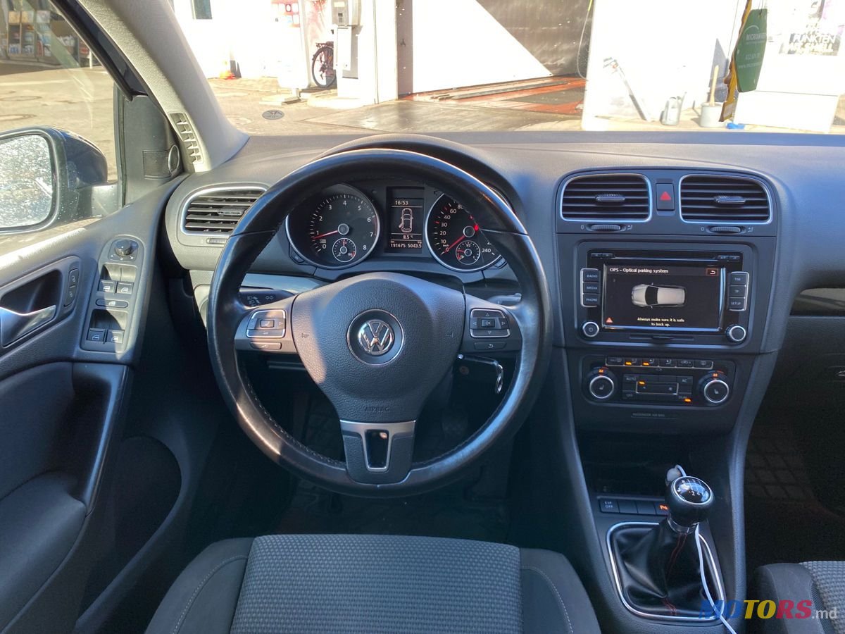 2010' Volkswagen Golf photo #6