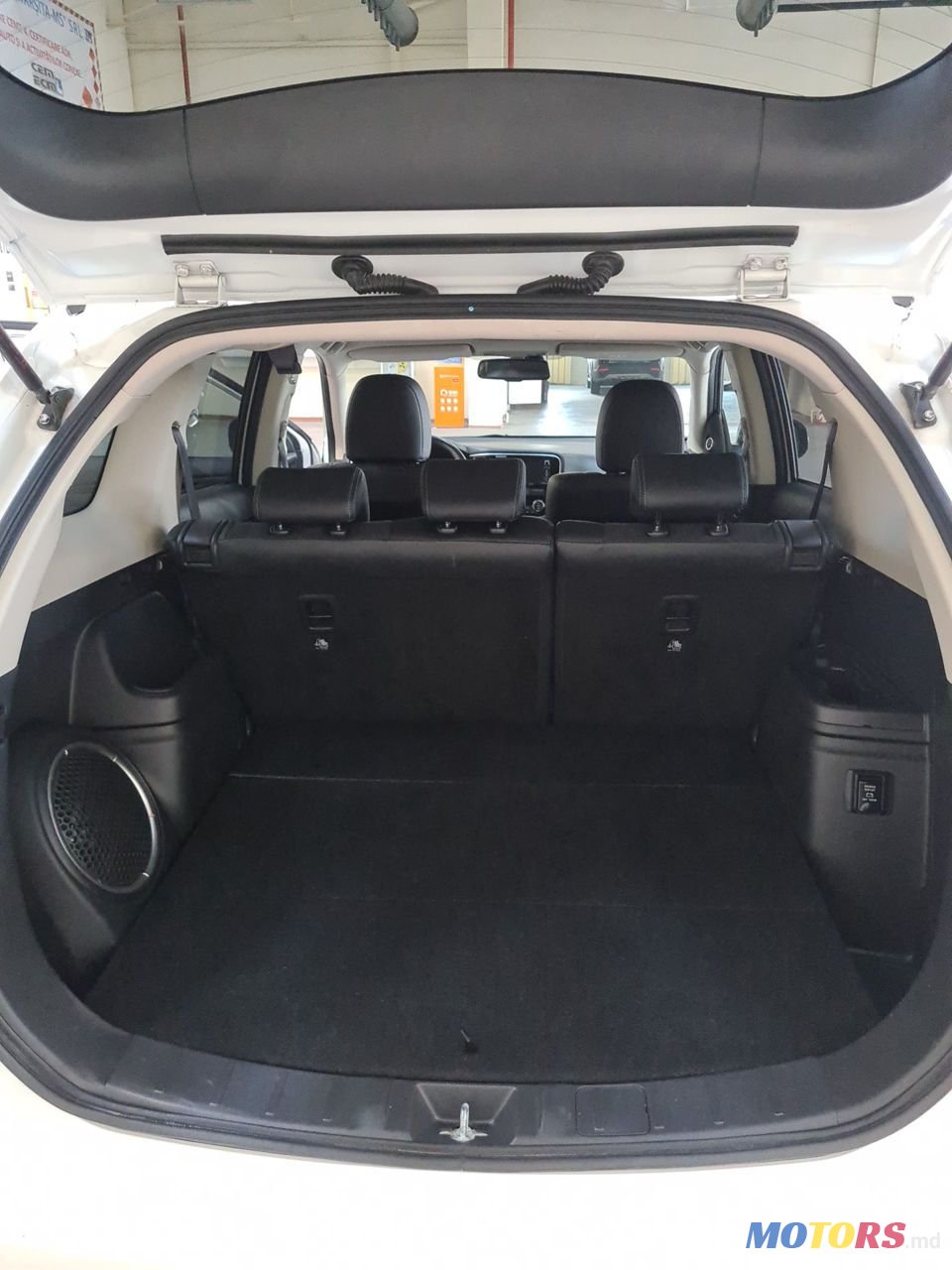 2016' Mitsubishi Outlander photo #5