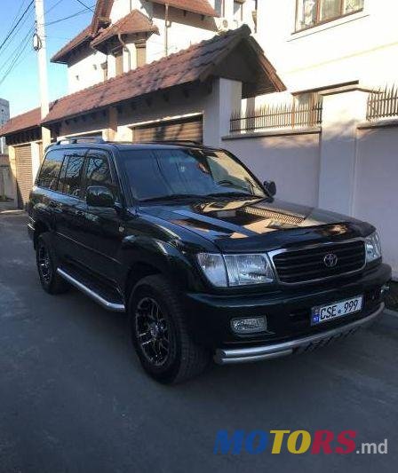 2001' Toyota Land Cruiser photo #1