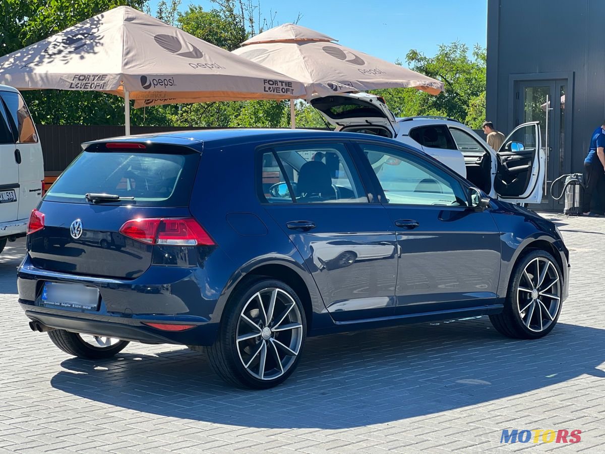 2015' Volkswagen Golf photo #5