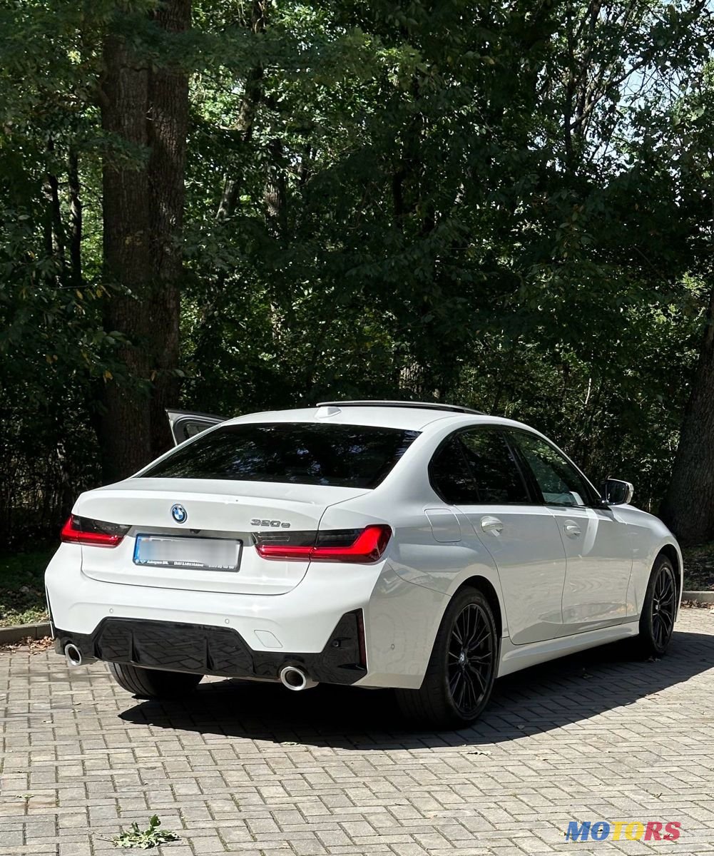 2024' BMW 3 Series photo #1