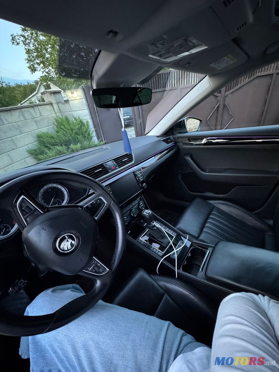 2016' Skoda Superb photo #5