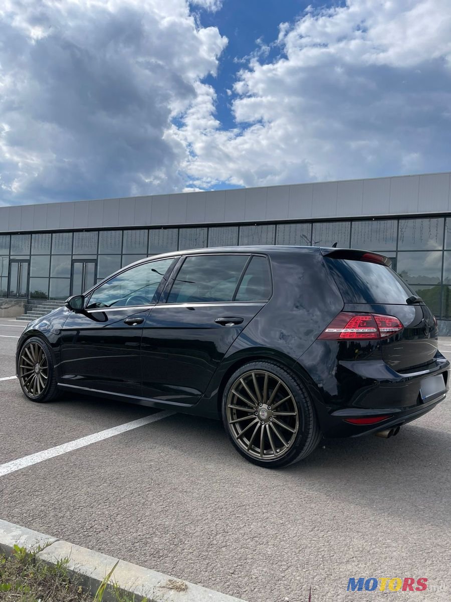 2016' Volkswagen Golf photo #4
