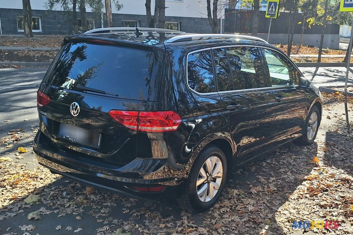 2016' Volkswagen Touran photo #1