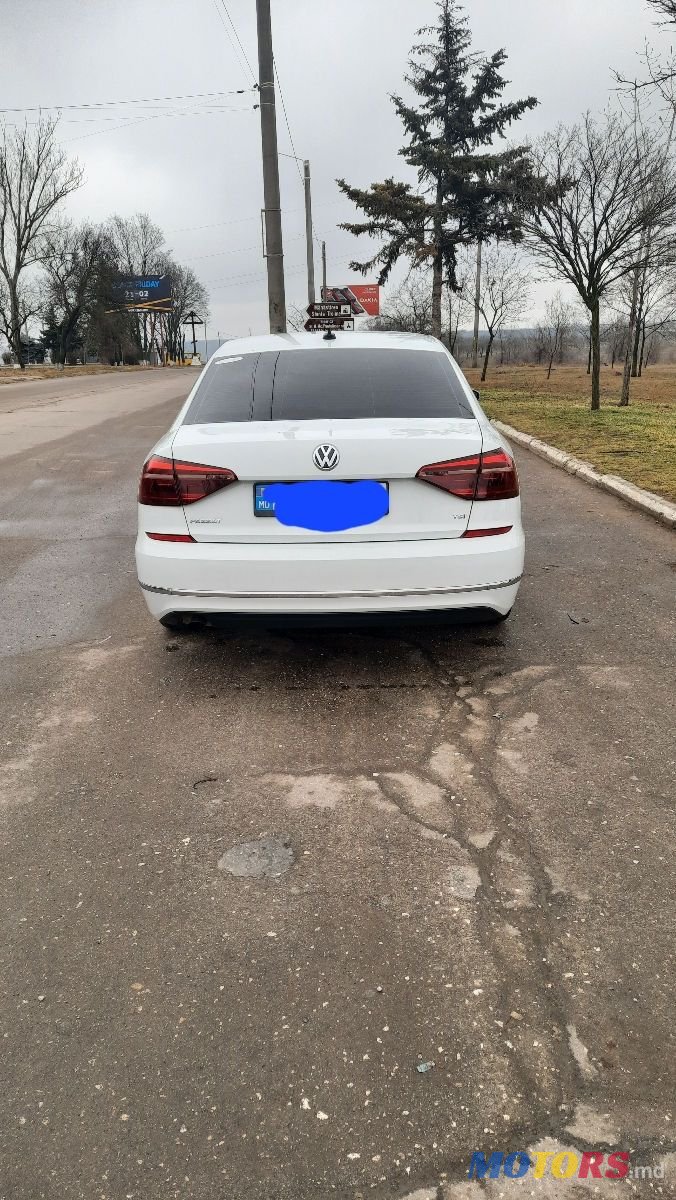 2018' Volkswagen Passat photo #4