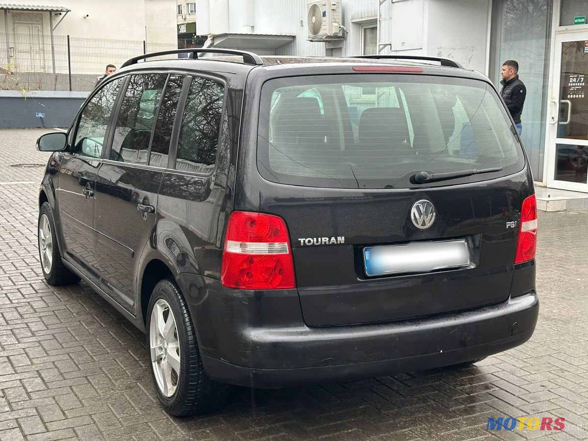 2006' Volkswagen Touran photo #6