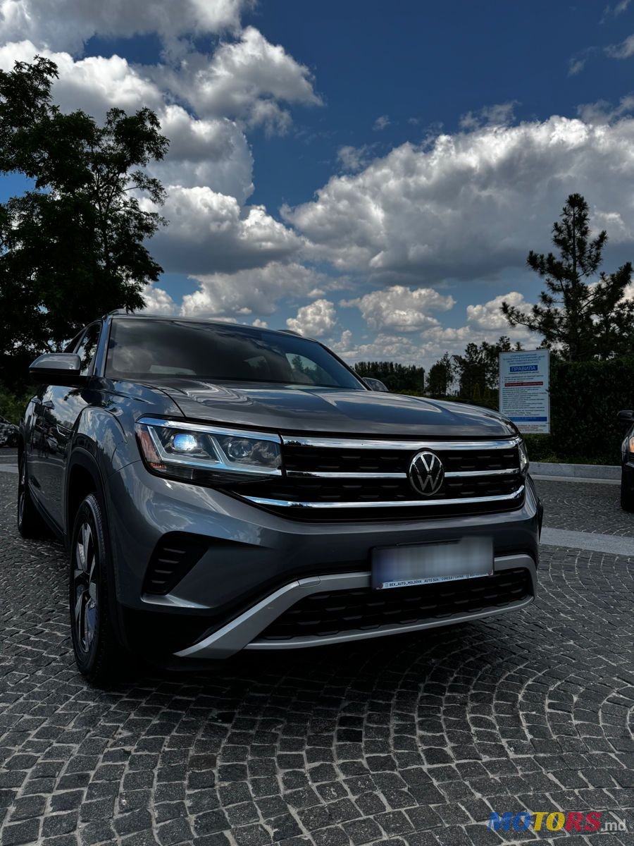 2020' Volkswagen Atlas photo #2