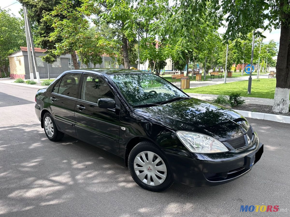 2010' Mitsubishi Lancer photo #3