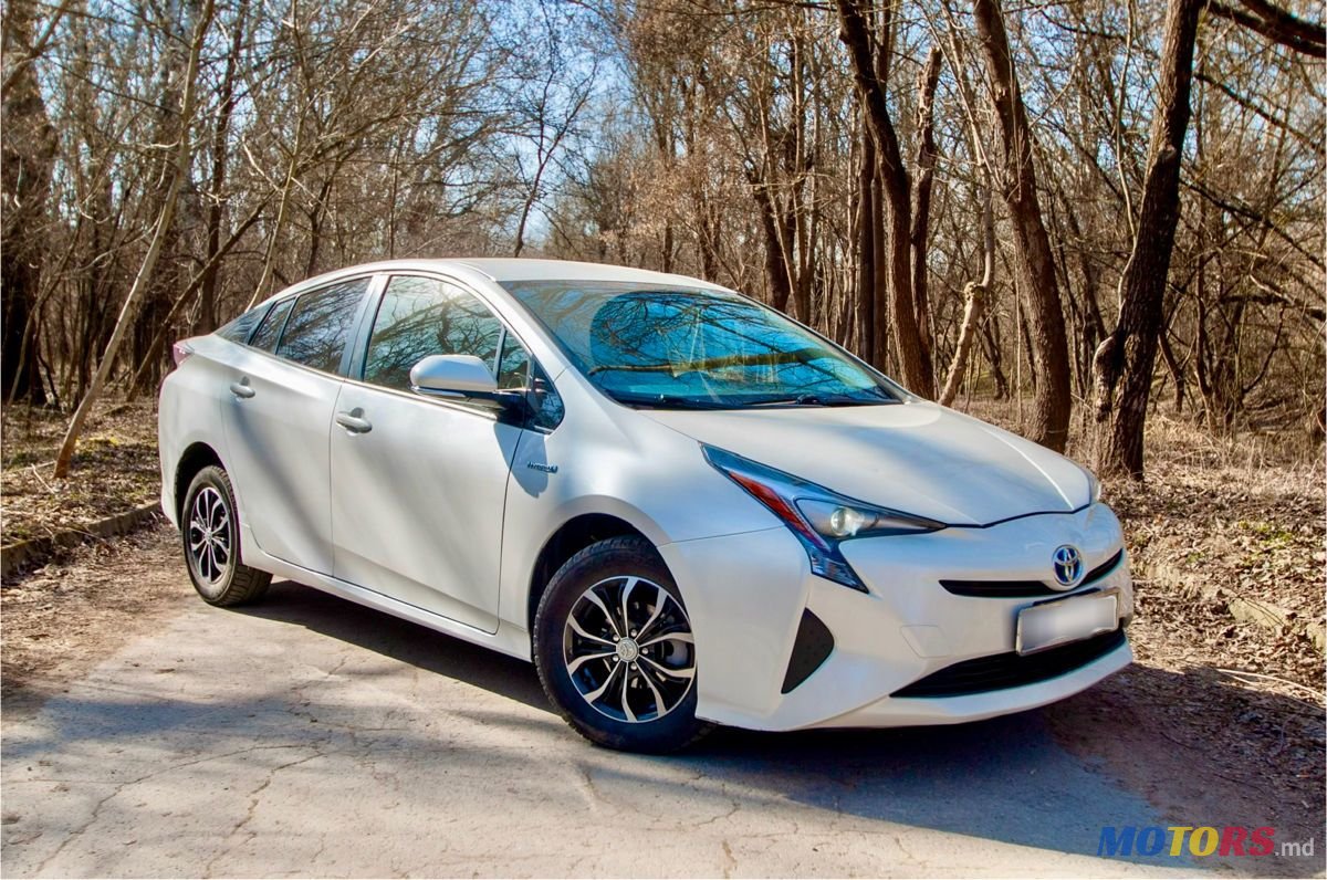 2016' Toyota Prius photo #3