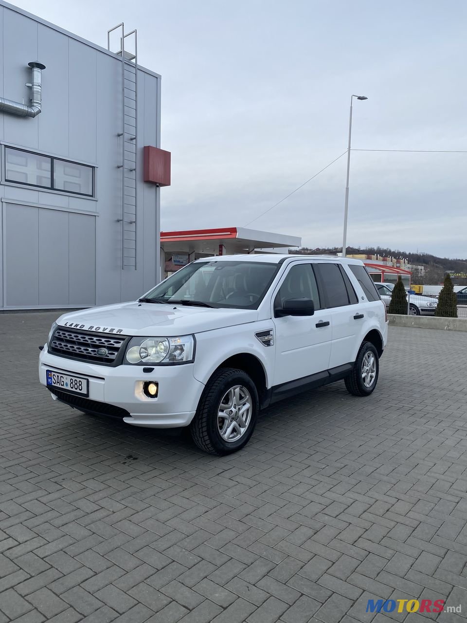 2012' Land Rover Freelander photo #3