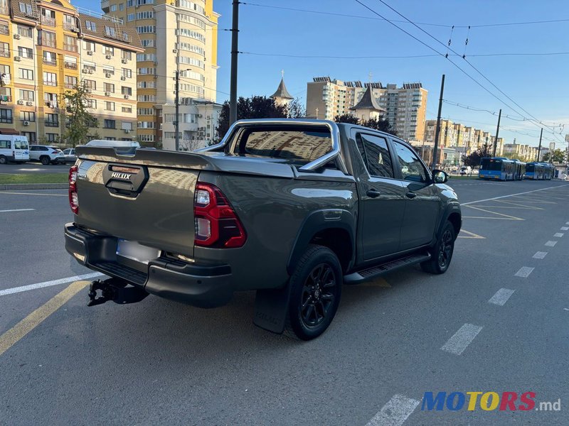 2023' Toyota Hilux photo #4