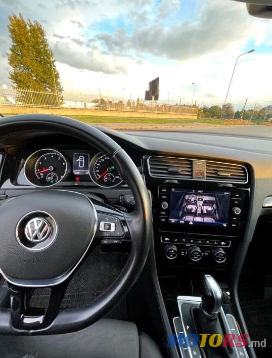2018' Volkswagen Golf photo #4