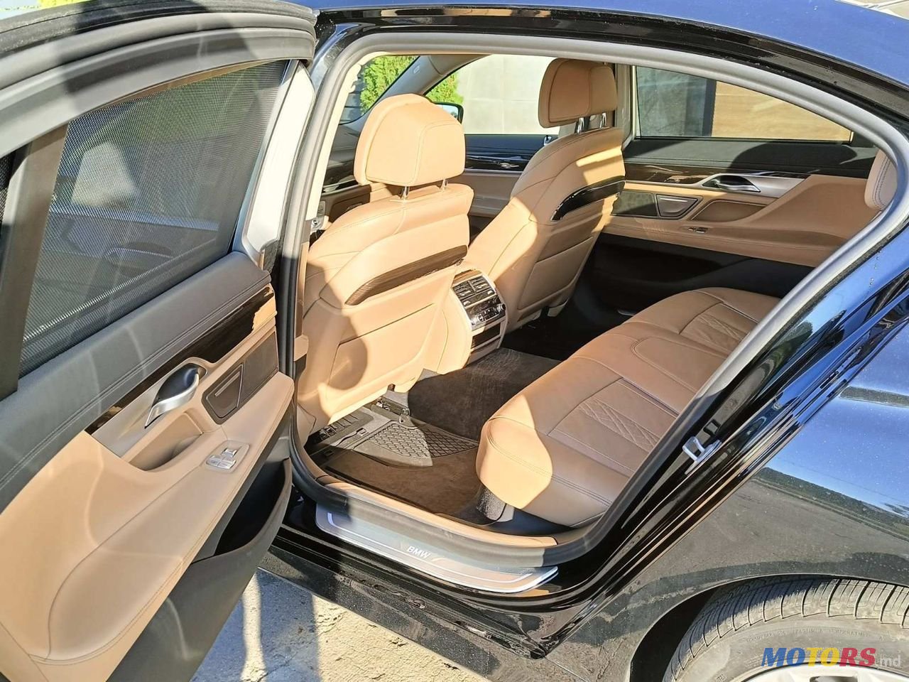 2022' BMW 7 Series photo #6