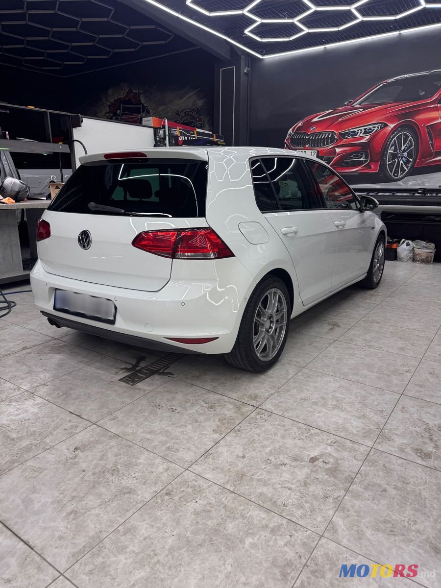 2014' Volkswagen Golf photo #5