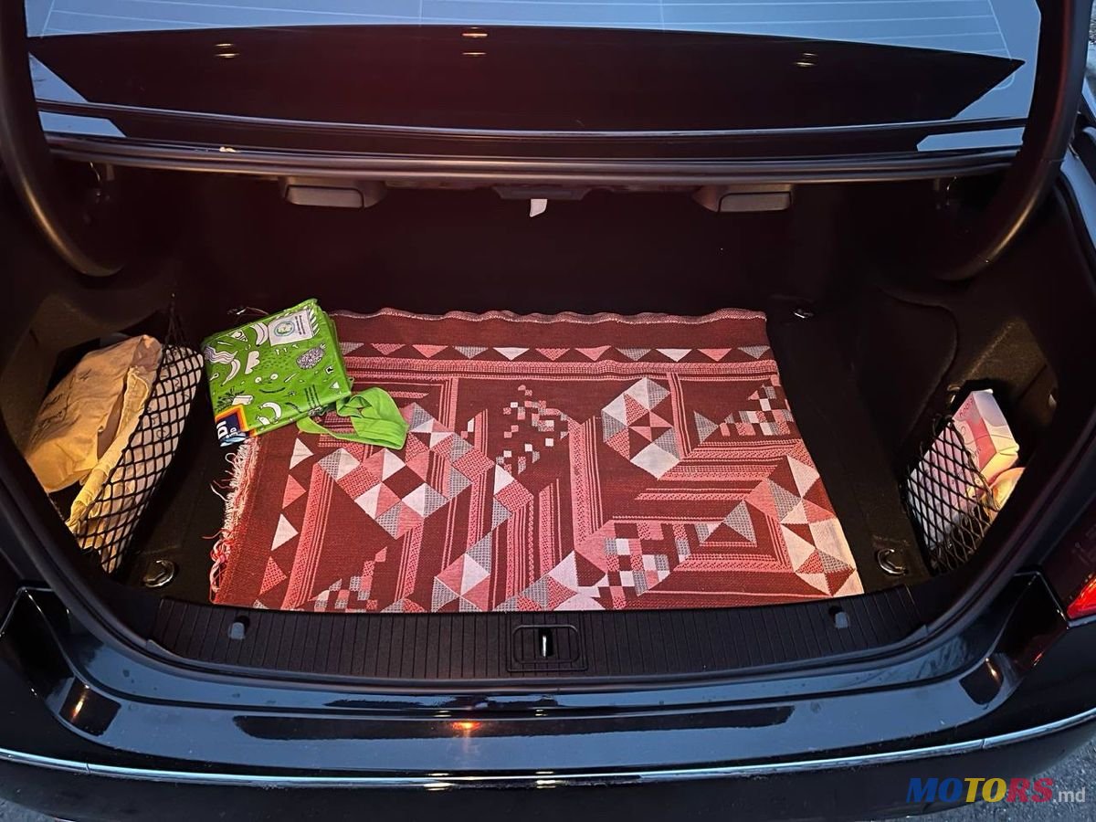 2011' Mercedes-Benz E-Class photo #5