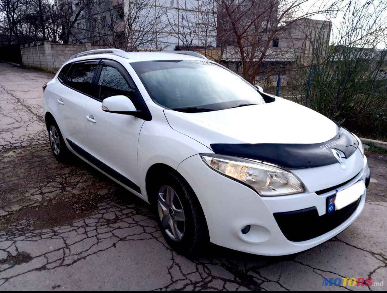 2013' Renault Megane photo #1