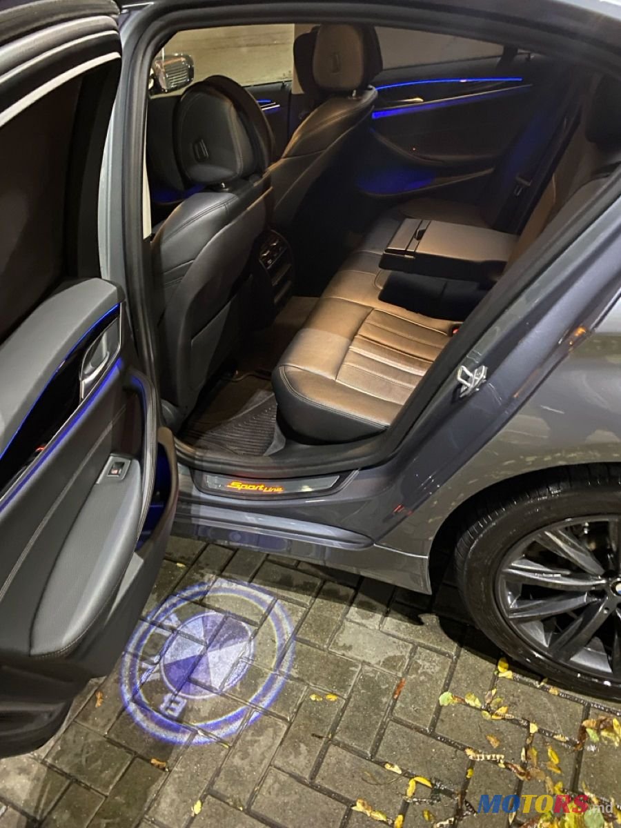 2017' BMW 5 Series photo #2