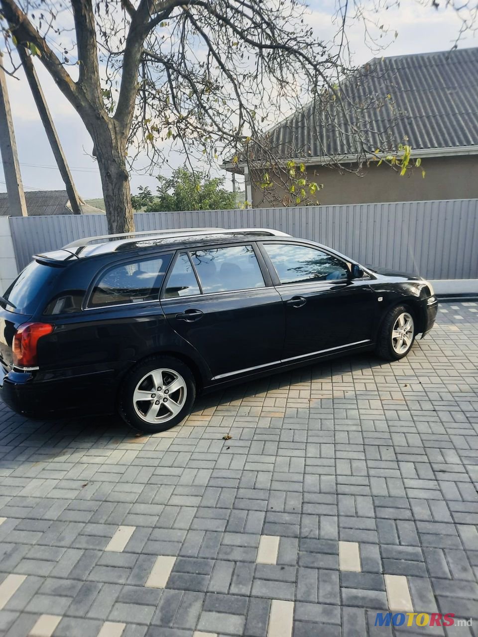 2005' Toyota Avensis photo #5