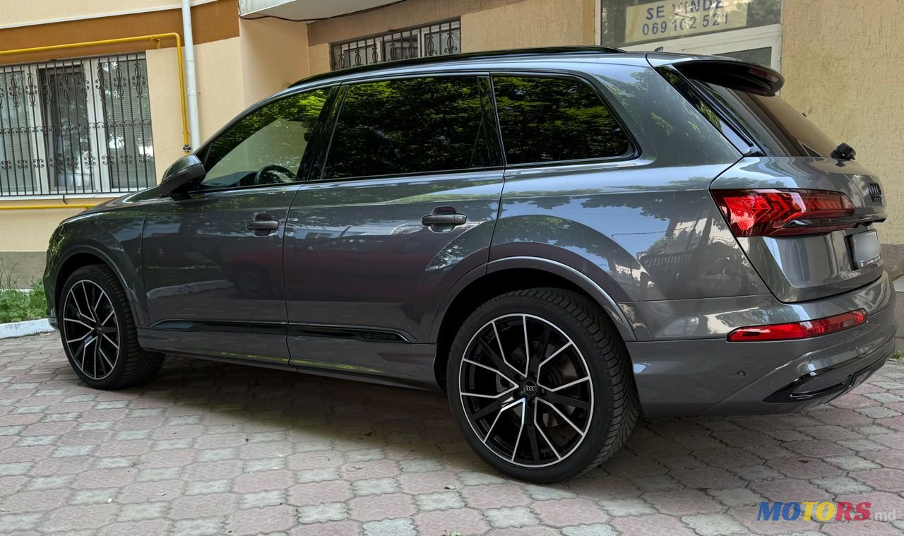 2021' Audi Q7 photo #2