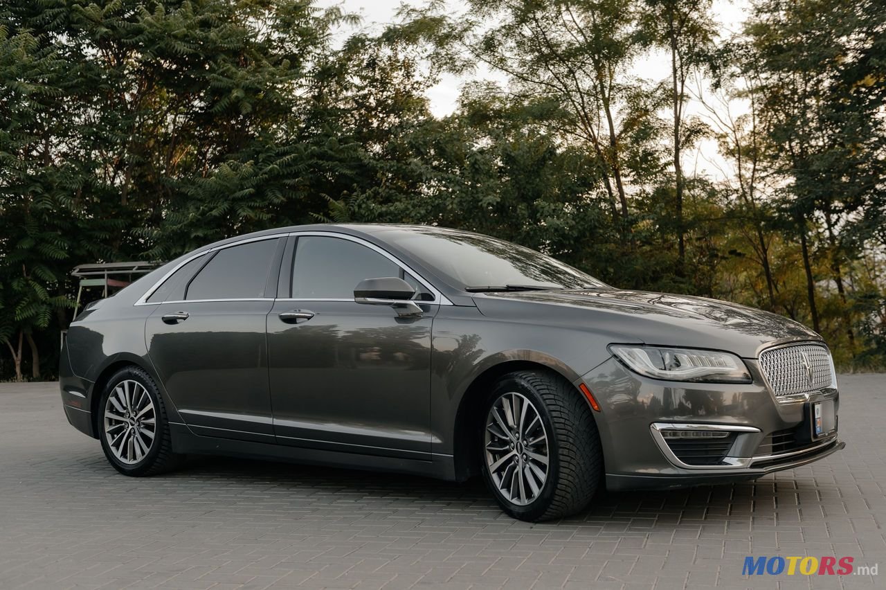 2016' Lincoln MKZ photo #2