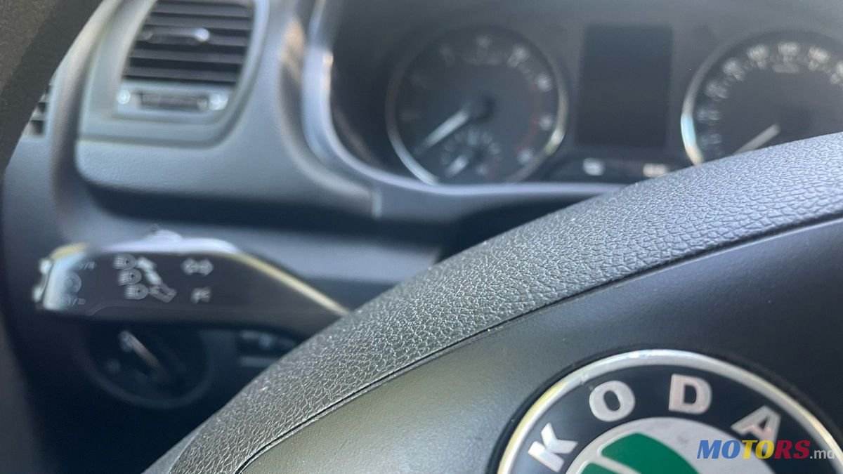 2011' Skoda Fabia photo #4