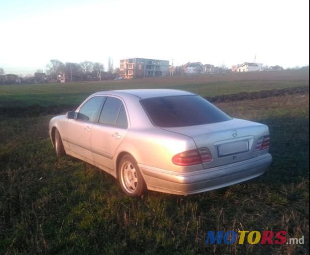 1998' Mercedes-Benz E-Class photo #2
