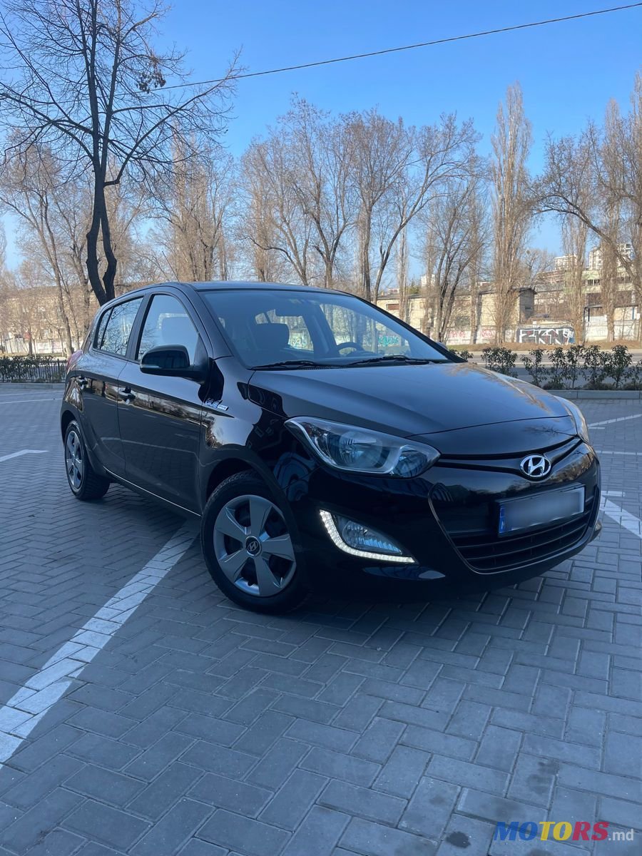 2015' Hyundai i20 photo #2