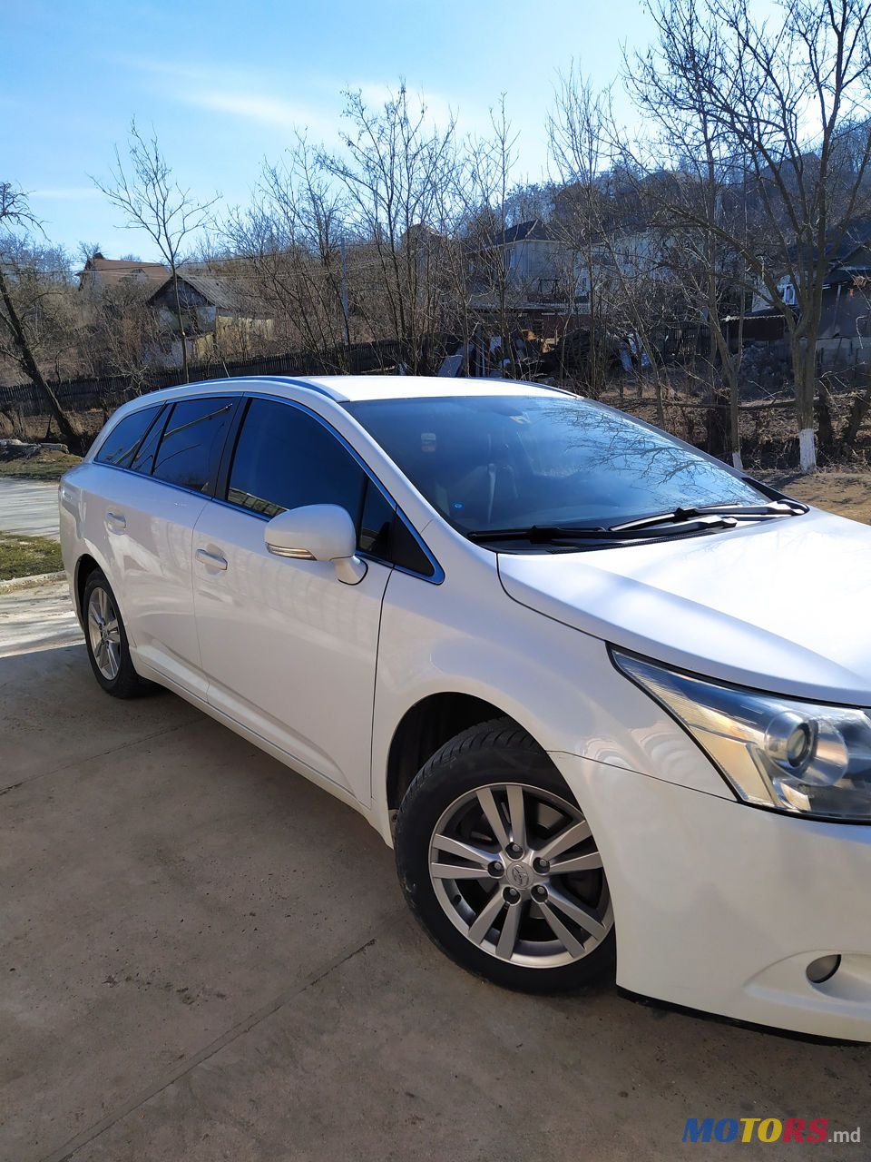 2010' Toyota Avensis photo #2