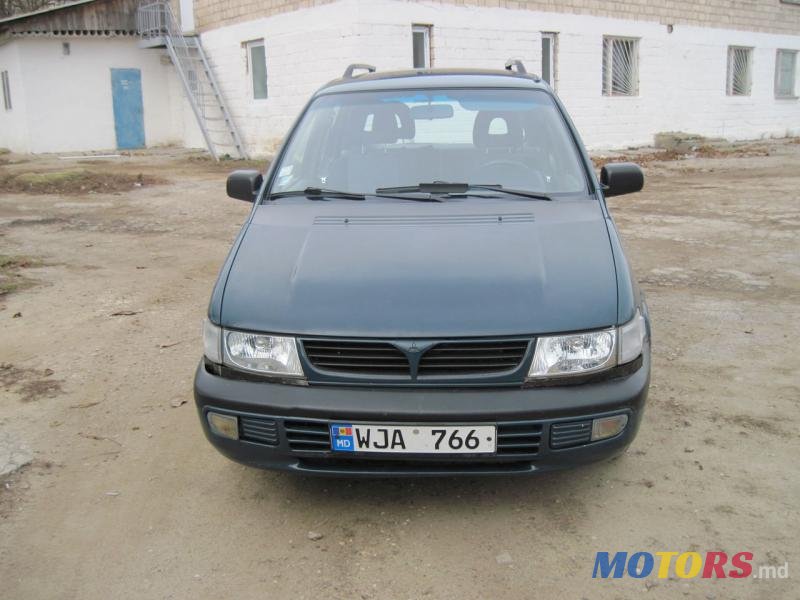 1996' Mitsubishi Space Runner photo #3