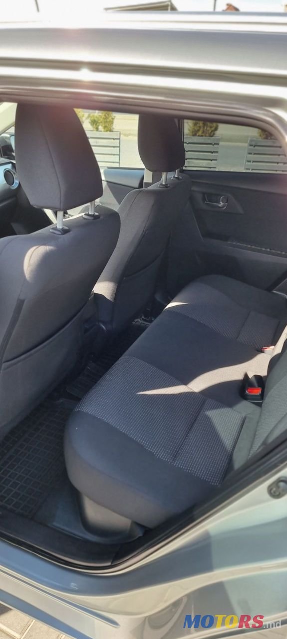 2013' Toyota Auris photo #4